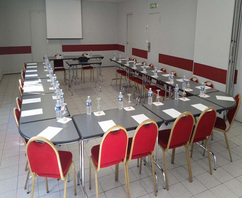 Hotel L'Amandier Nanterre Esterno foto