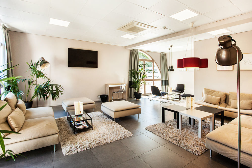 Hotel L'Amandier Nanterre Esterno foto